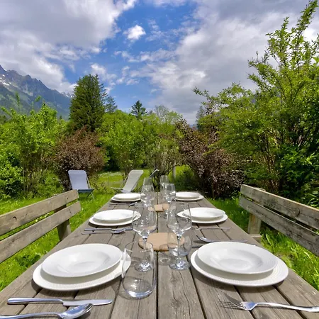 Mouilles - 113m2 Jardin Calme Garage Bar Centre *