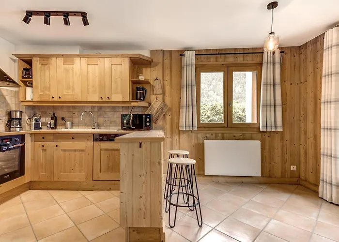 Mouilles - 113m2 Jardin Calme Garage Bar Centre