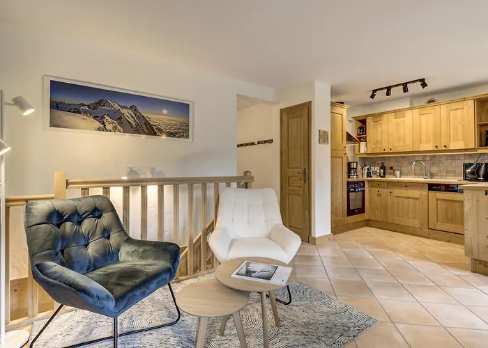 Mouilles - 113m2 Jardin Calme Garage Bar Centre *