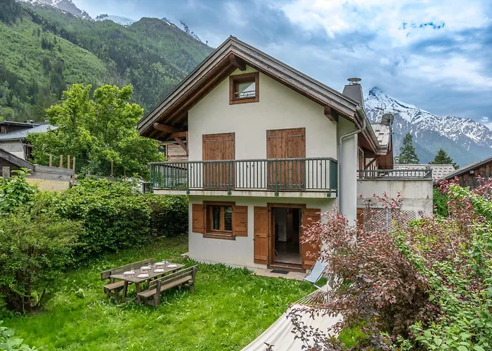 Appartement Mouilles - 113m2 Jardin Calme Garage Bar Centre Chamonix